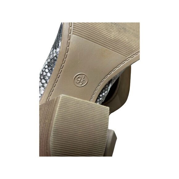 Universal Thread Snake Print Chunky Heel Ankle Boots Zip Closure Almond Toe 9.5 - Picture 4 of 7